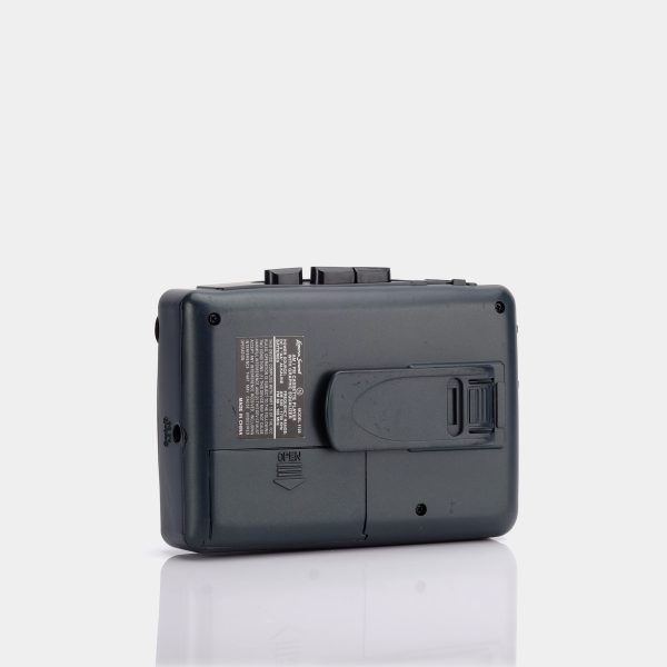 Lenoxx Sound Model 1129 AM FM Portable Cassette Player Cheap - Image 3
